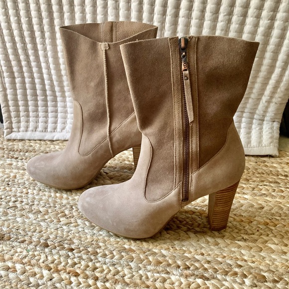 👢UGG Australia Women's Athena Carmel Round Toe Boots Size 9 - Picture 1 of 9